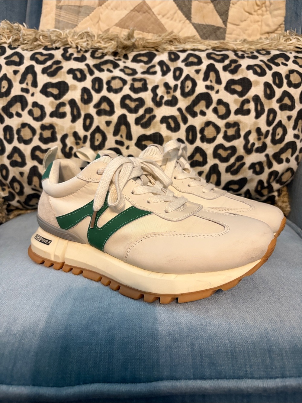 Somiliss Women’s Sneakers in White with Green Accent